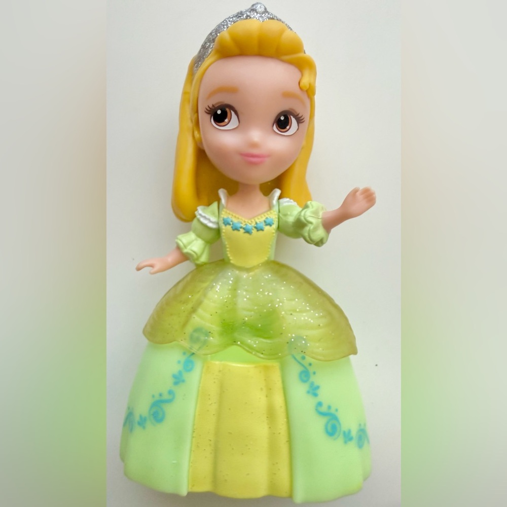 Disney Mini Princess Doll Set - Purple, Yellow, Blue Dresses - Picture 4 of 10